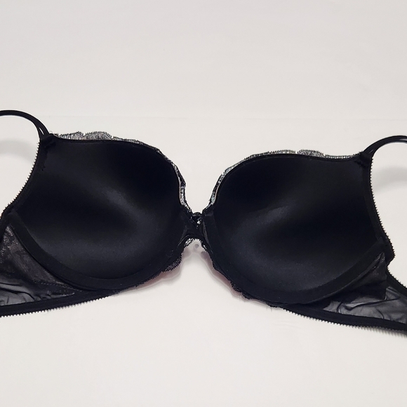 Victoria's Secret Pushup Bra - Picture 4 of 9
